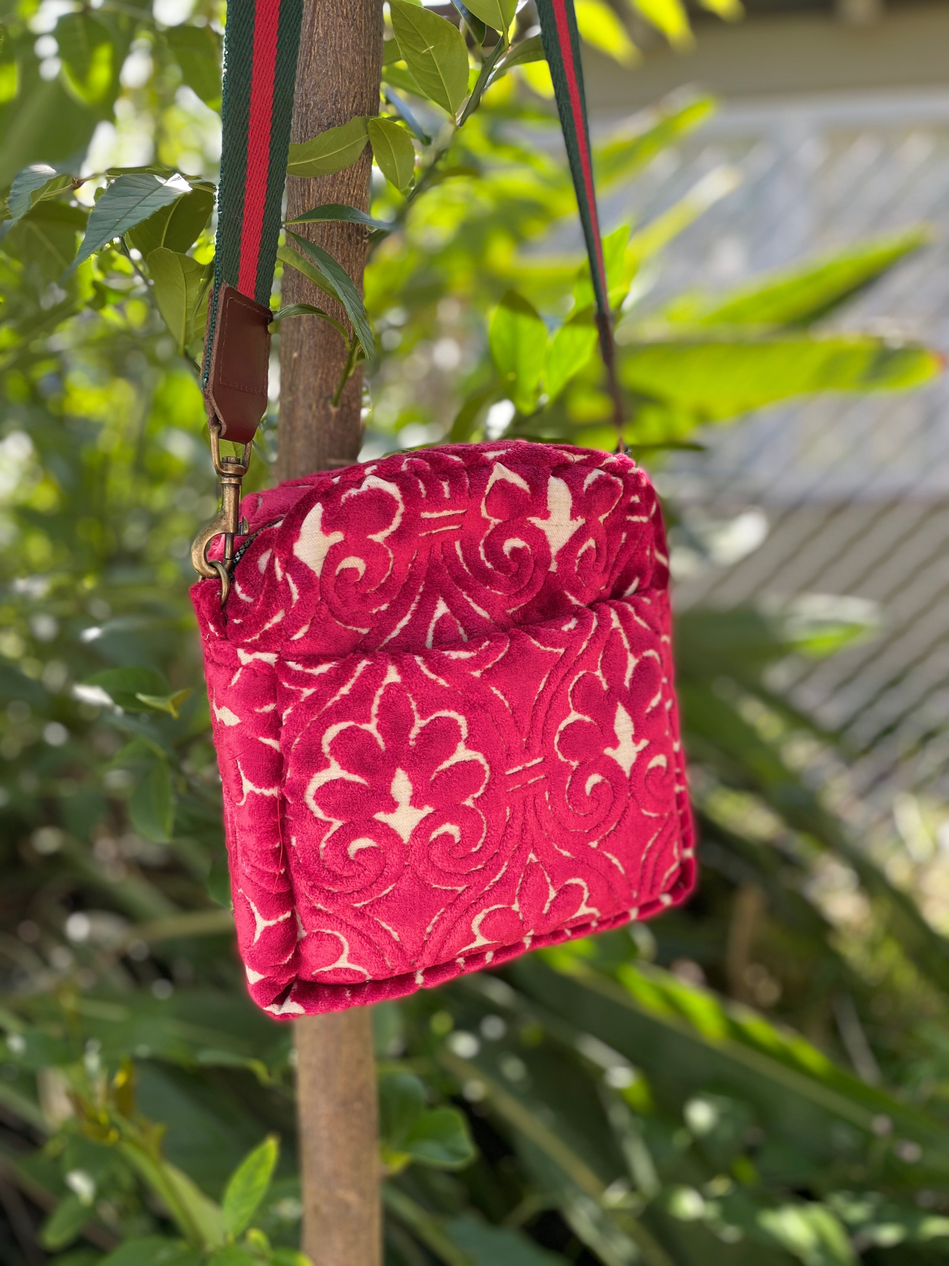Maria Valentina Bright Pink Messenger Bag – eleven259