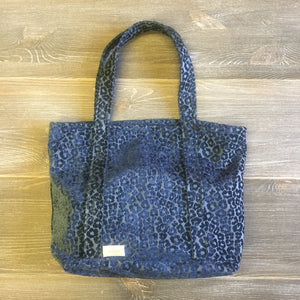 Julia Tote                Navy Leopard with Green and Navy Print Lining